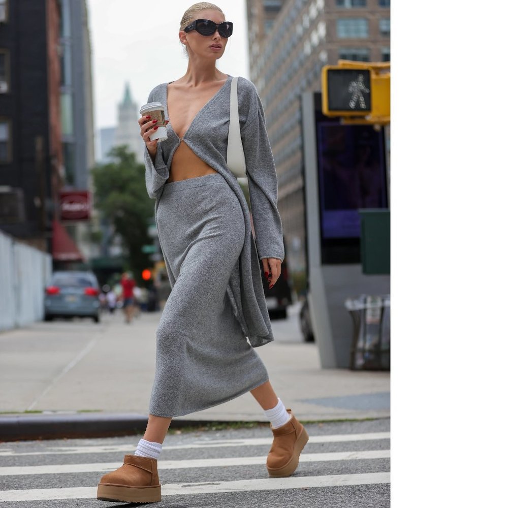 UGG Women's Classic Ultra Mini Platform - Picture 6 of 16